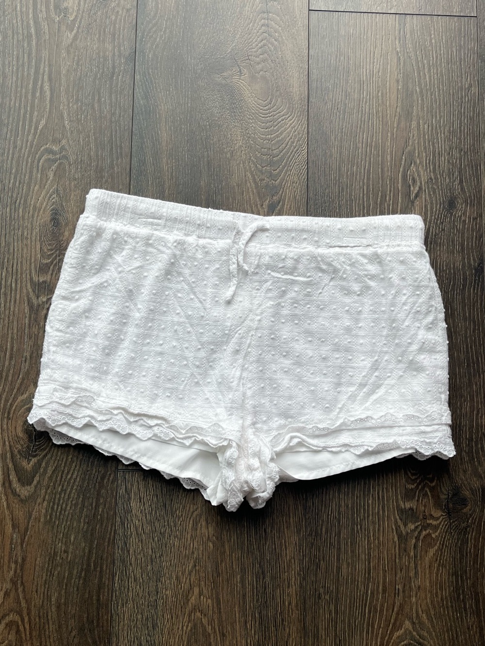 Full Tilt Lace-Trim Dotted Shorts